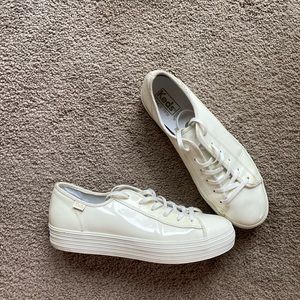 Keds off-white patent leather lace-up sneaker. Women’s 8.5